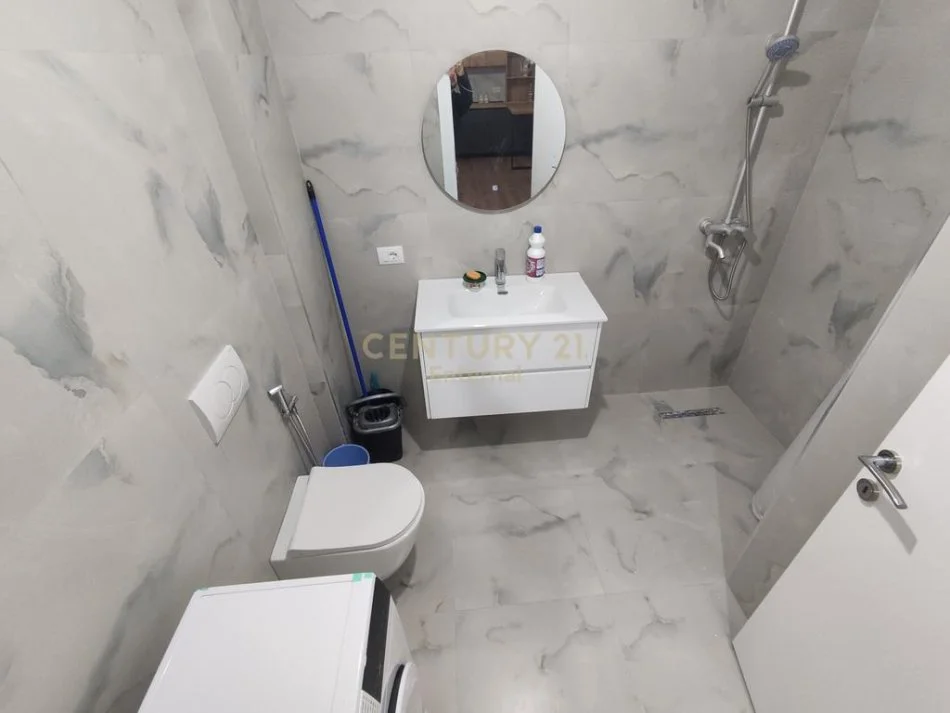 Tirane, jepet me qera apartament 1+1 Kati 2, 70 m² 500 € (Siri Kodra)