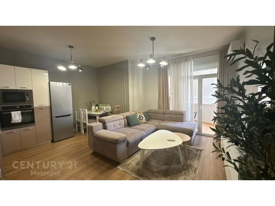 Tirane, jap me qera apartament 2+1 Kati 5, 95 m² 900 € 