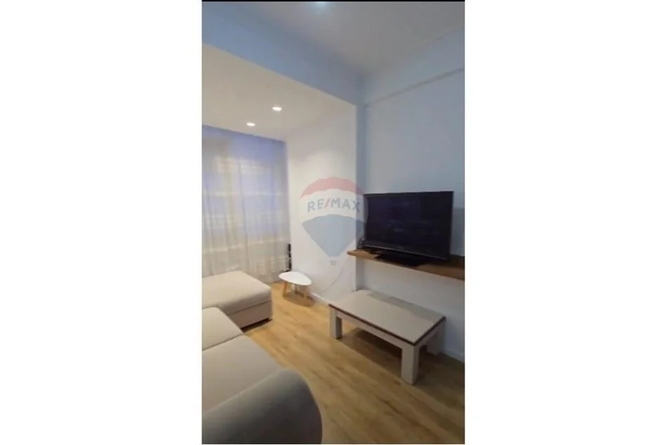 Tirane, shitet apartament 2+1+Ballkon , 89 m² 190.000 € (Materniteti Ri, Brryli)