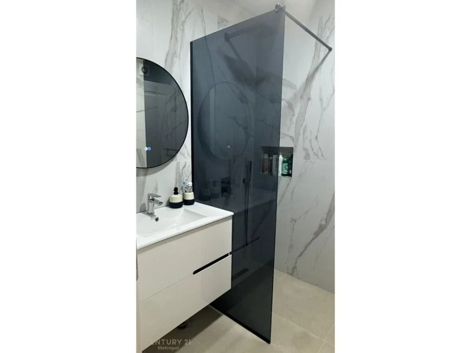 Tirane, jap me qera apartament 2+1 Kati 5, 95 m² 900 € 