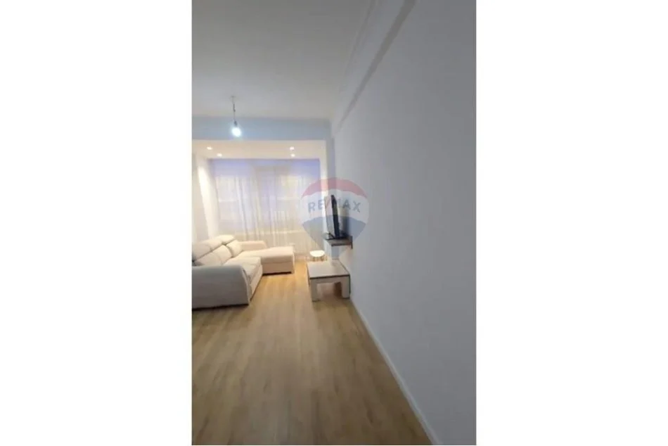 Tirane, shitet apartament 2+1+Ballkon , 89 m² 190.000 € (Materniteti Ri, Brryli)