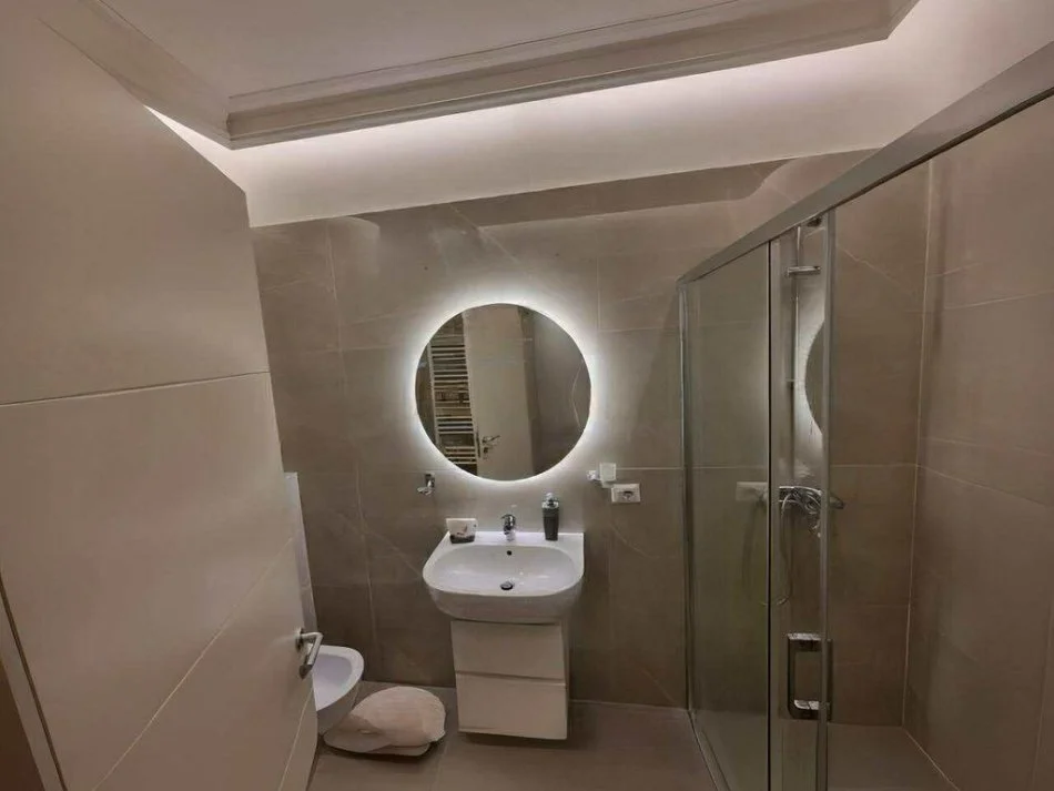 Tirane, jepet me qera apartament 2+1 Kati 3, 113 m² 1.500 € 