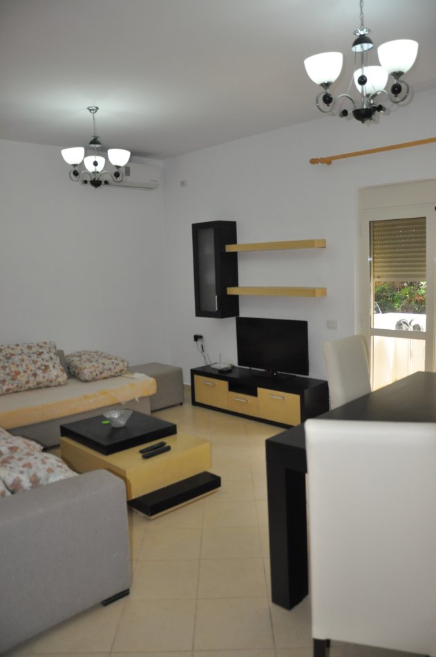 Qerret, jepet me qera apartament 1+1+Ballkon Kati 0, 3.000 € (Qerret)