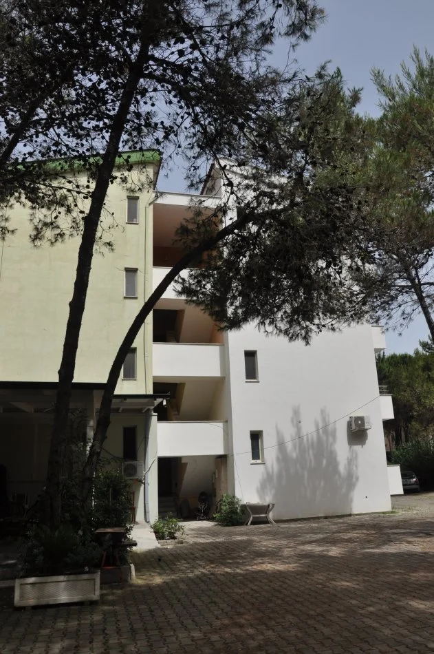 Qerret, jepet me qera apartament 1+1+Ballkon Kati 0, 3.000 € (Qerret)