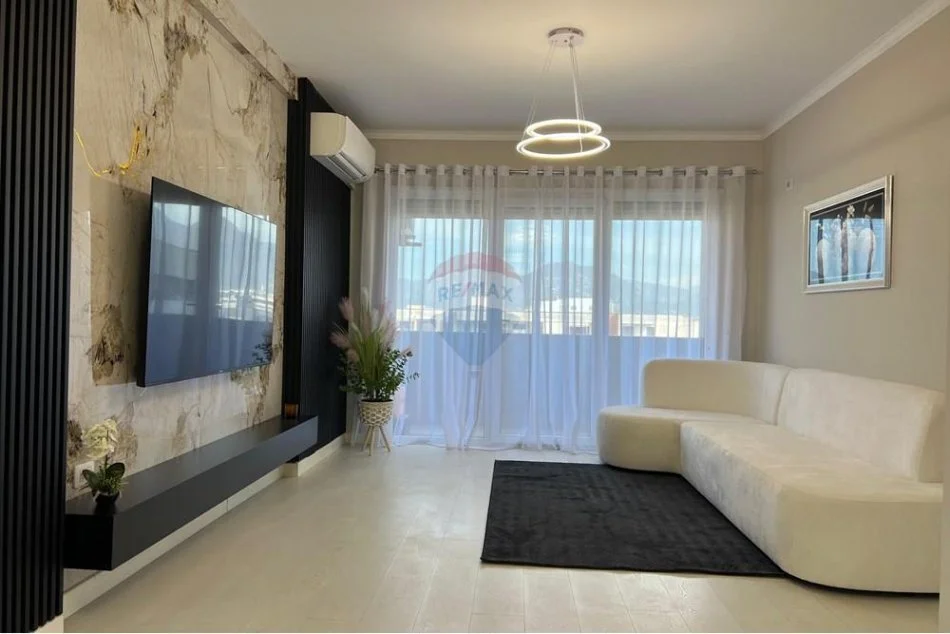 Tirane, shitet 2+1+2+Ballkon Kati 7, 97 m² 155.000 € (Loni Ligori, Astir)