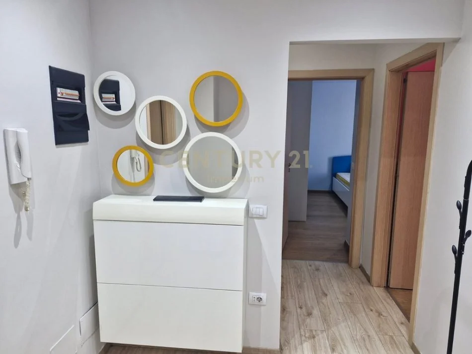 Tirane, jap me qera apartament 3+1+Ballkon Kati 8, 155 m² 500 € 