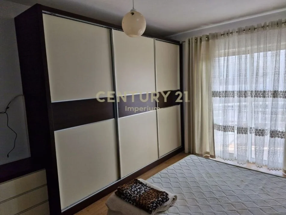 Tirane, jap me qera apartament 3+1+Ballkon Kati 8, 155 m² 500 € 