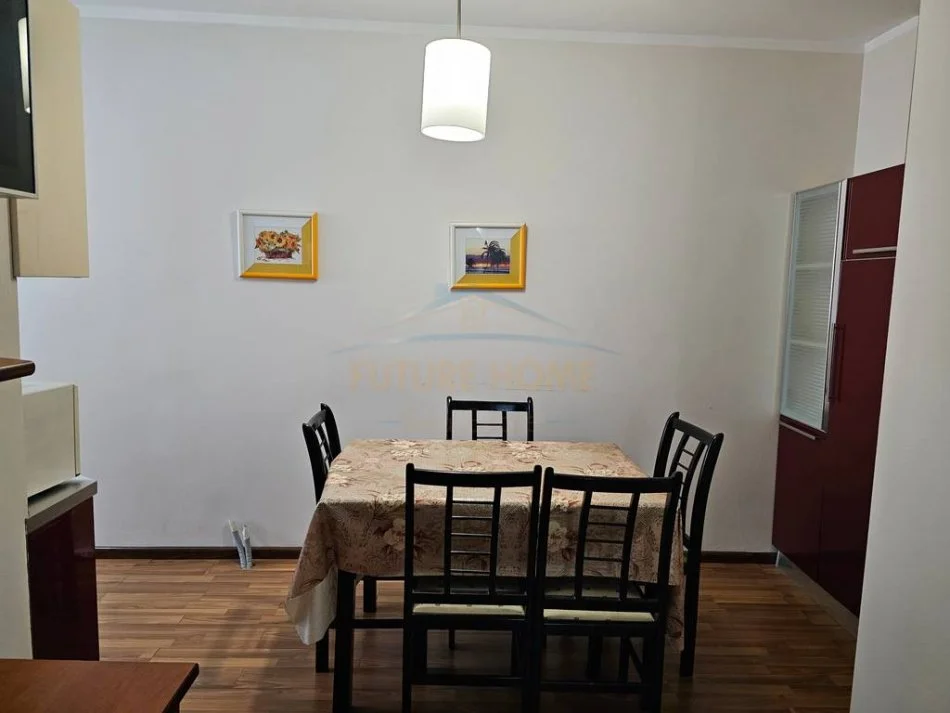 Tirane, jepet me qera apartament 2+1+Ballkon Kati 3, 98 m² 500 € (Don bosko)
