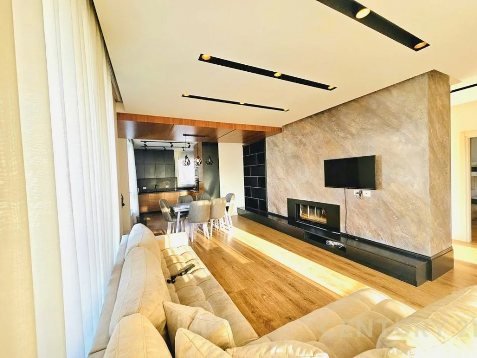 Tirane, jepet me qera apartament 3+1+post parkimi Kati 3, 130 m² 1.000 € (Kopshti Botanik)