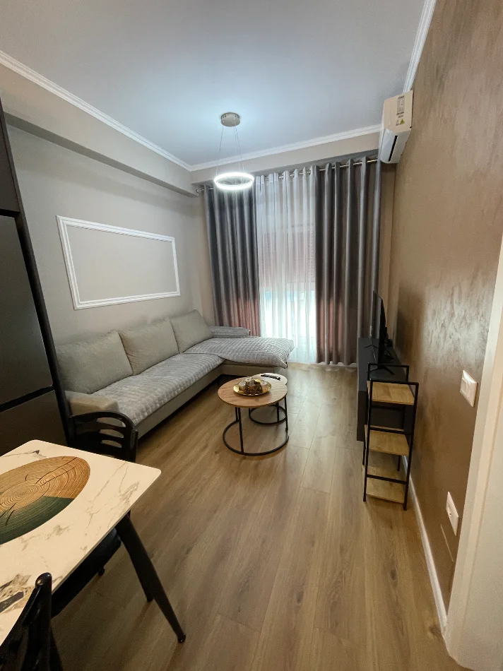 Tirane, jepet me qera apartament 1+1+Ballkon Kati 5, 50 m² 400 € (Rruga Pasho Hysa)