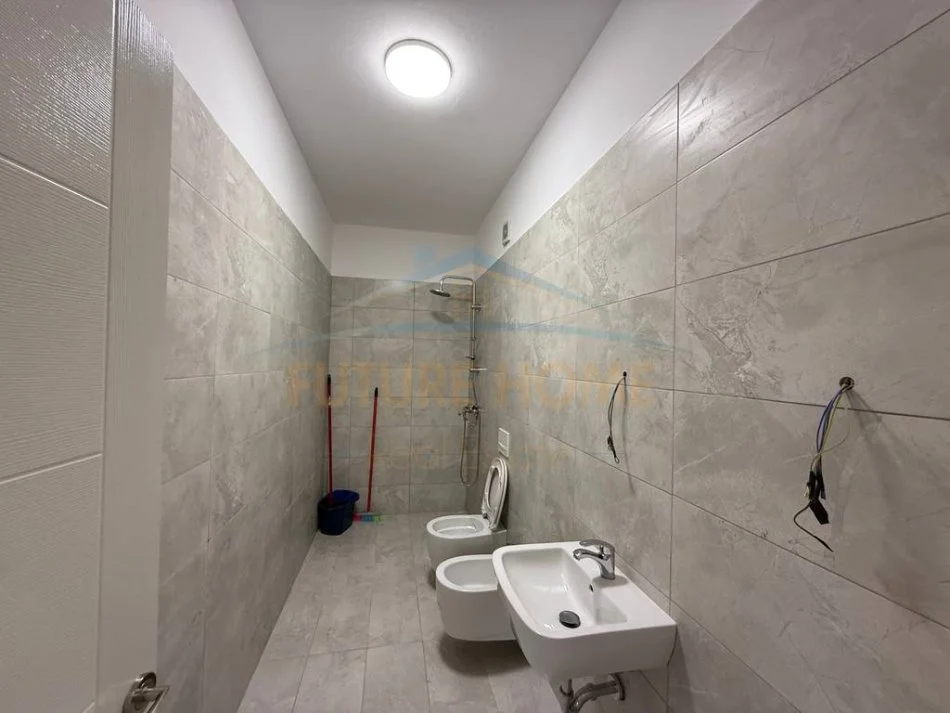 Tirane, shitet apartament 2+1+Ballkon Kati 5, 119 m² 185.000 € (Bulevardi i Ri)