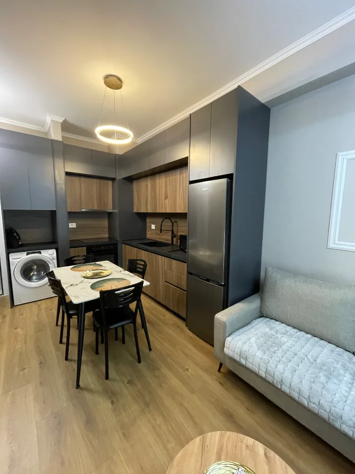 Tirane, jepet me qera apartament 1+1+Ballkon Kati 5, 50 m² 400 € (Rruga Pasho Hysa)