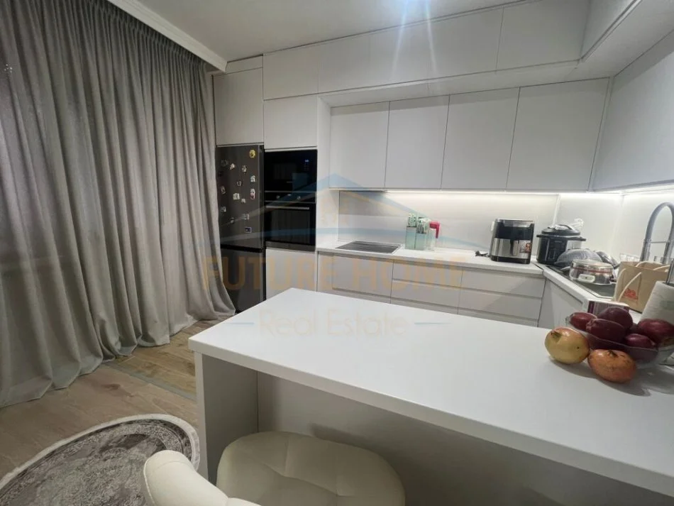 Tirane, shitet apartament 2+1+Ballkon Kati 1, 114 m² 210.000 € (Zogu i Zi)