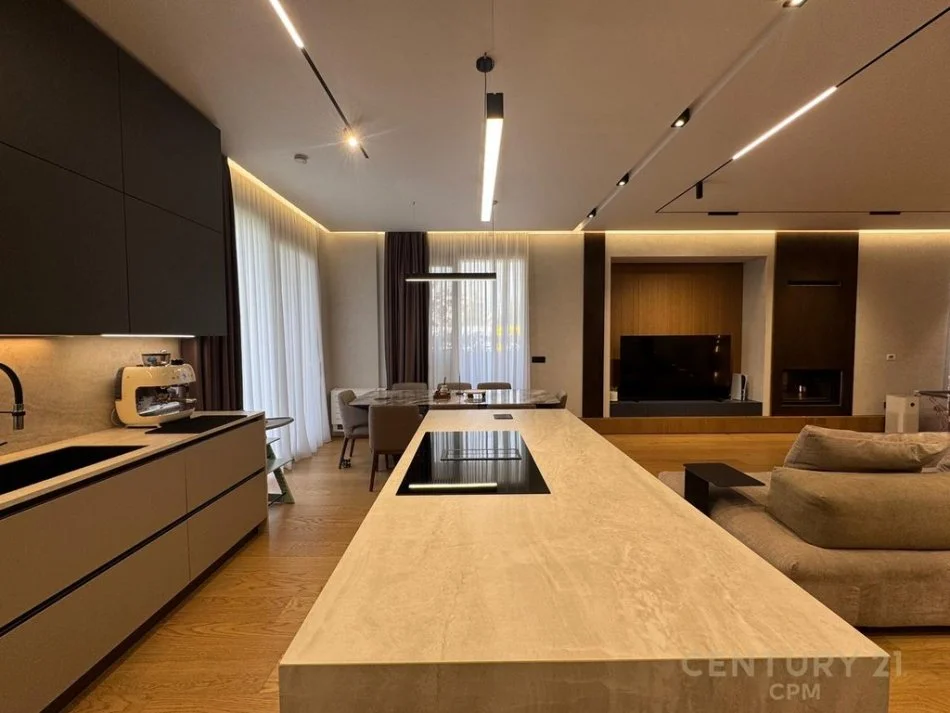 Tirane, jepet me qera Vile 3 Katshe Kati 3, 325 m² 4.500 € (Lunder)