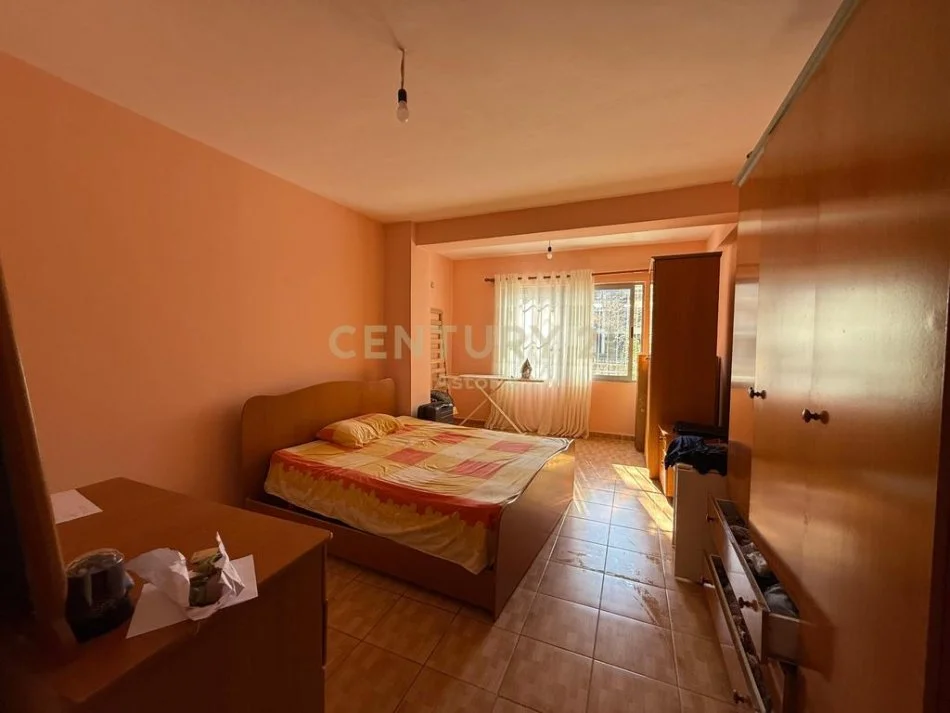 Tirane, shes 1+1+Ballkon Kati 1, 110.000 € 