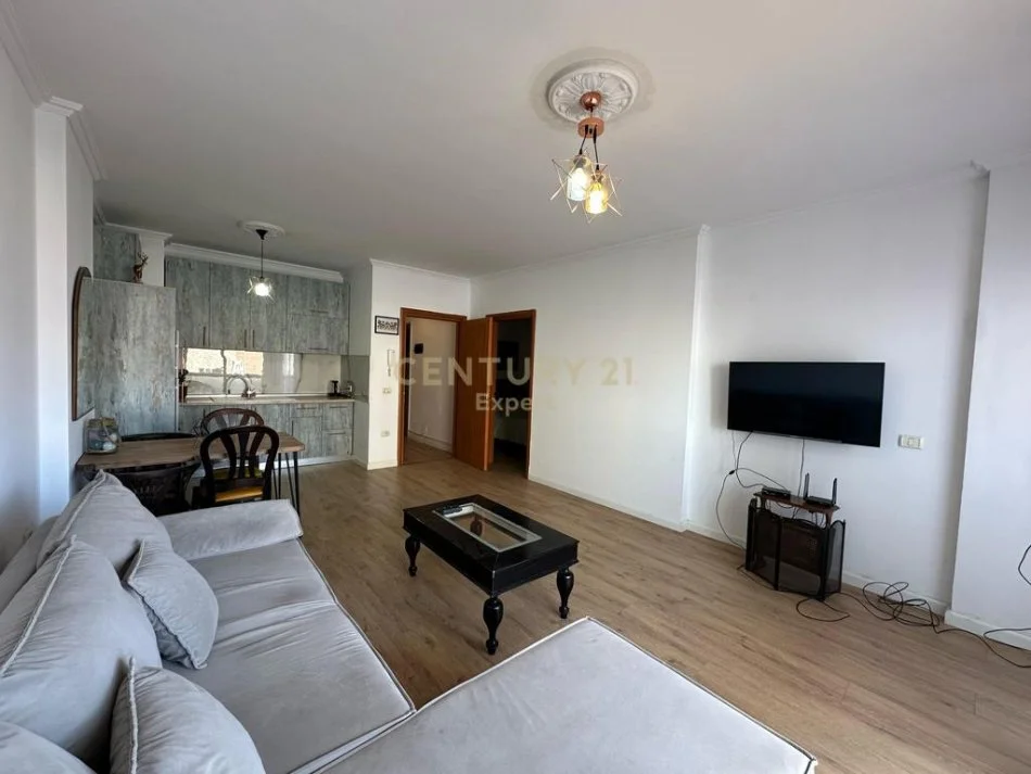 Tirane, jepet me qera apartament 1+1 Kati 3, 64 m² 500 € (Siri kodra)
