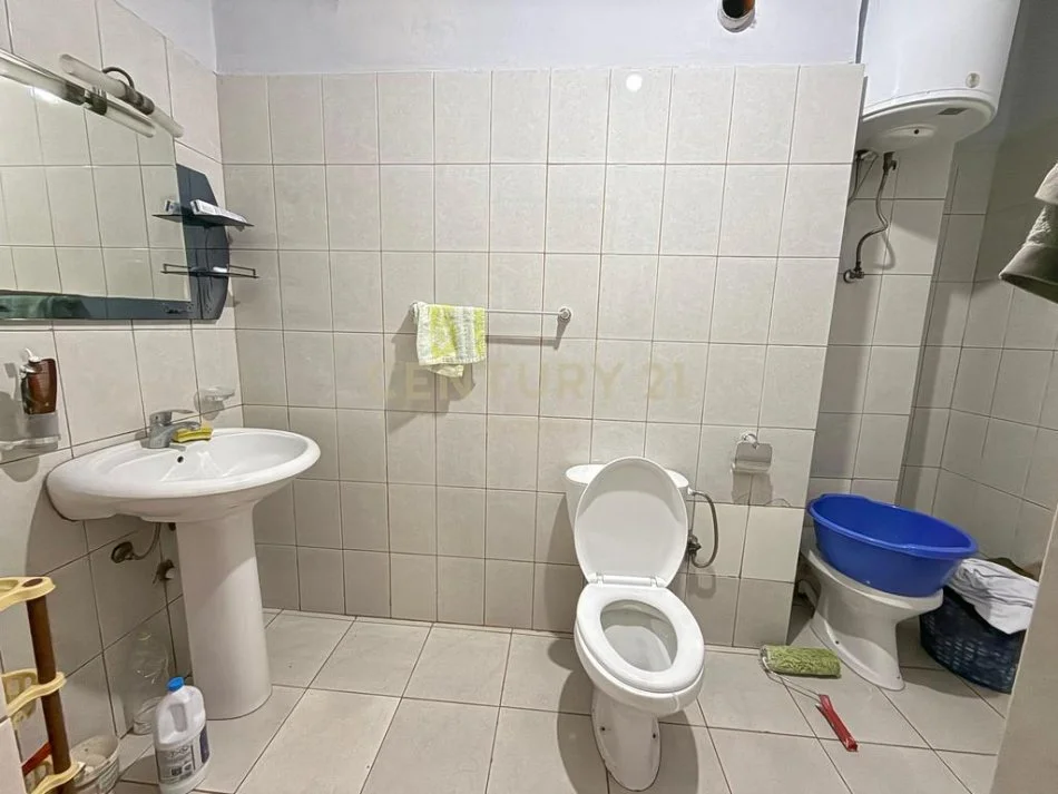 Tirane, shes 1+1+Ballkon Kati 1, 110.000 € 