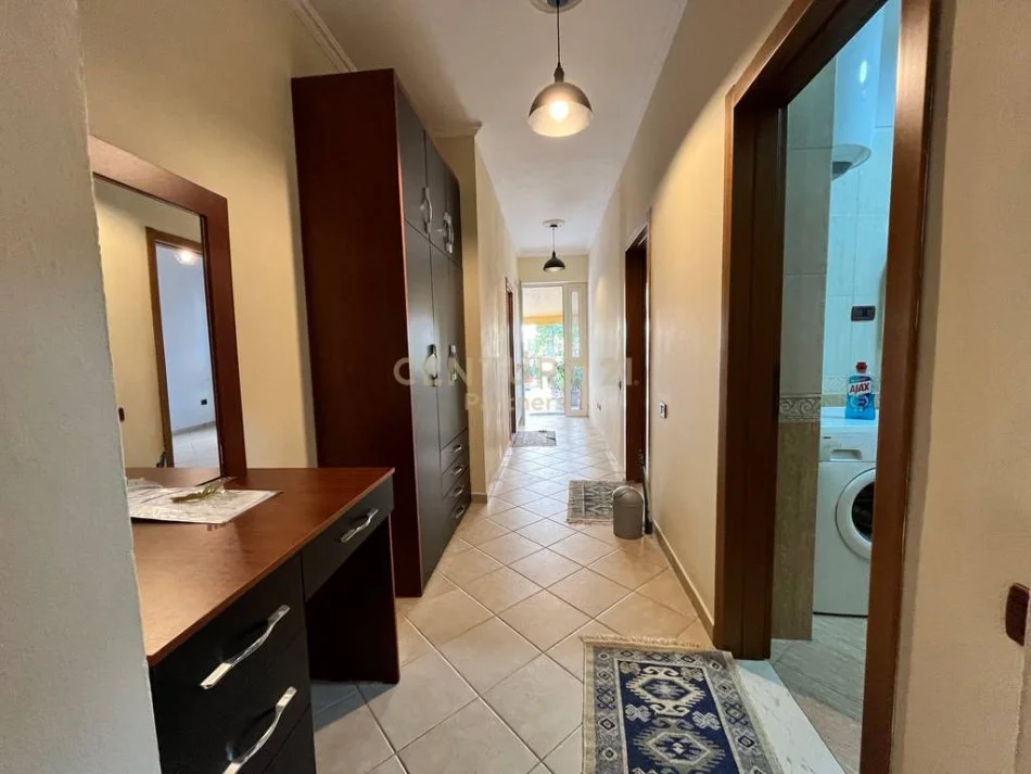 Tirane, shitet apartament 2+1 Kati 4, 230 m² 420.000 € 