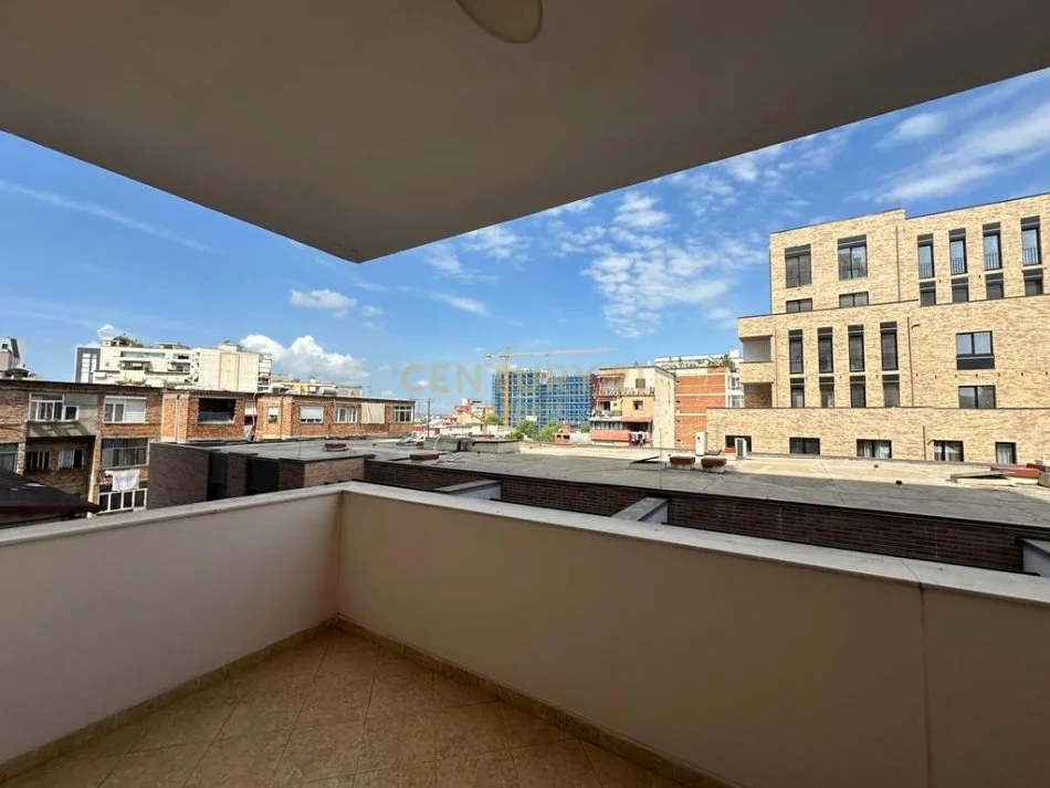 Tirane, jepet me qera apartament 1+1 Kati 3, 64 m² 500 € (Siri kodra)