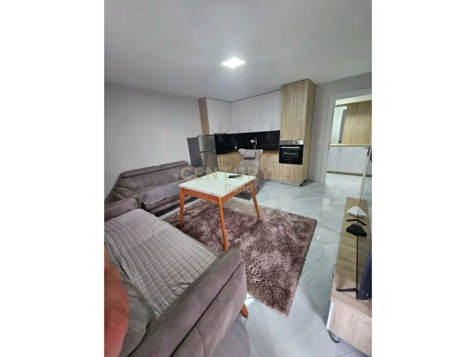 Tirane, jepet me qera apartament 1+1 Kati 1, 53 m² 500 € 