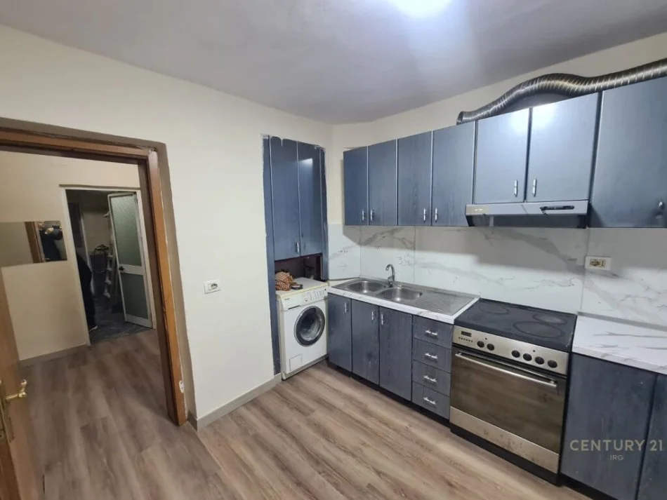 Tirane, jepet me qera apartament 1+1 Kati 2, 60 m² 450 € 