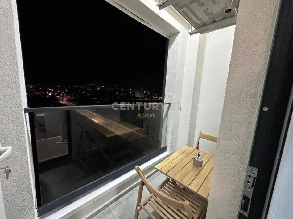Tirane, shes apartament 4+1 Kati 9, 