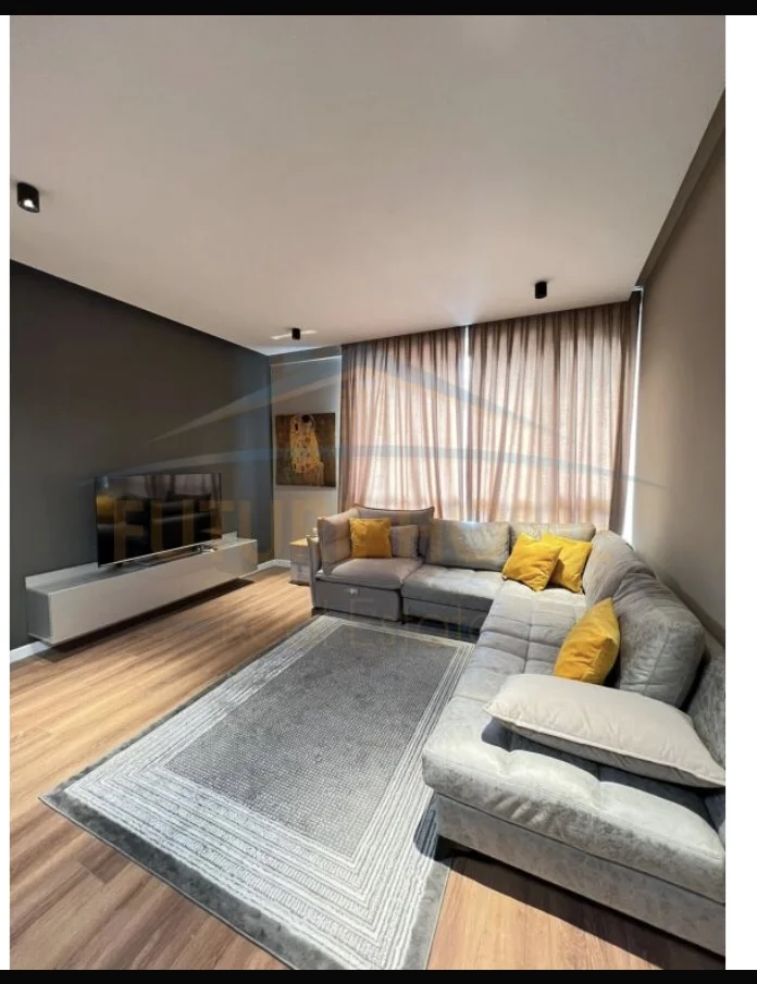 Tirane, jepet me qera apartament 2+1+Ballkon Kati 5, 100 m² 750 € (Artan lenja)