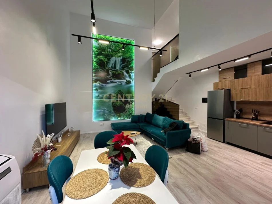 Tirane, jepet me qera apartament duplex Dublex Kati 1, 97 m² 1.500 € 