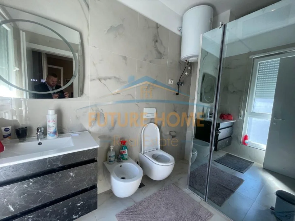 Tirane, shitet apartament 2+1+Ballkon Kati 9, 97 m² 167.000 € (5 Maj)