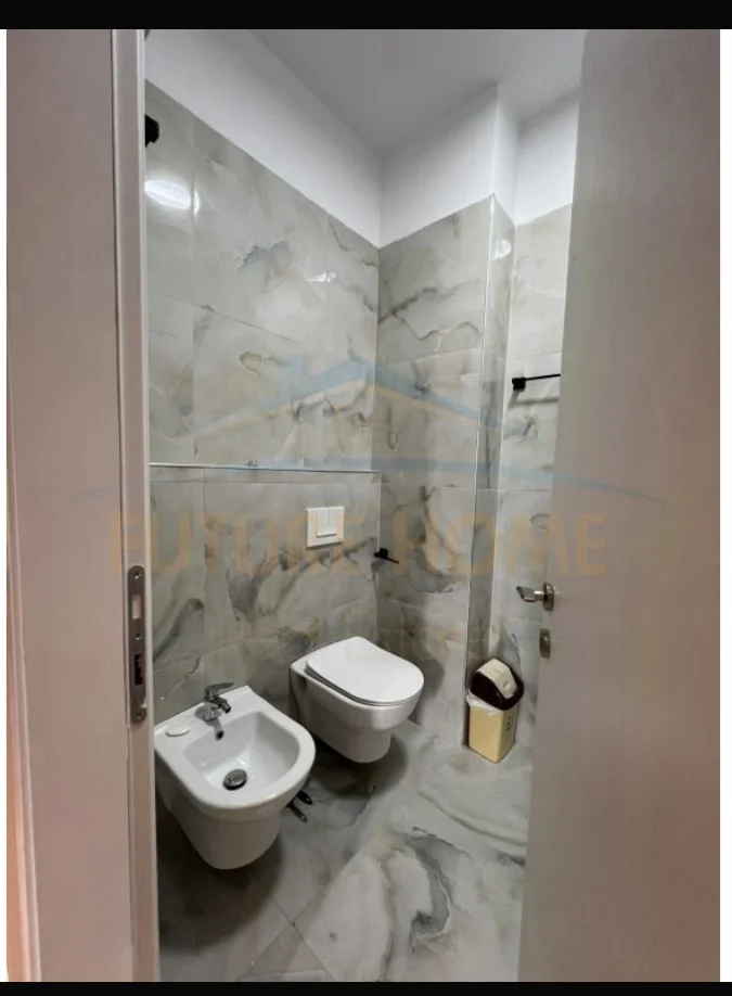 Tirane, jepet me qera apartament 2+1+Ballkon Kati 5, 100 m² 750 € (Artan lenja)