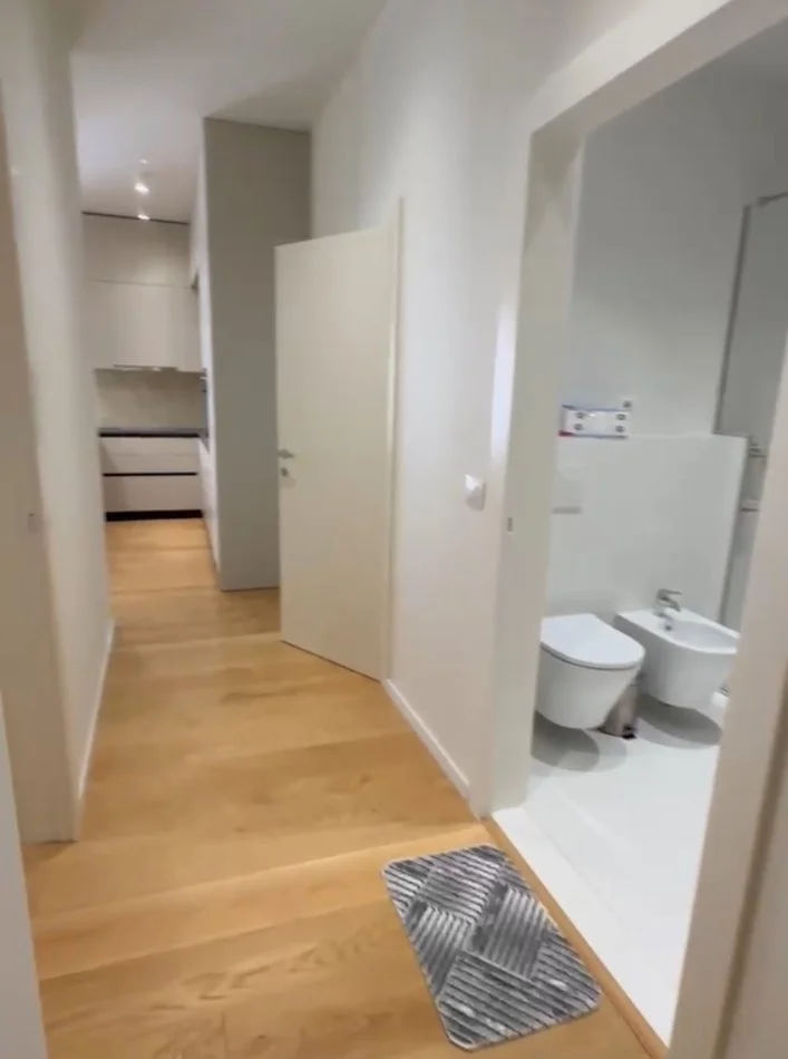 Tirane, jepet me qera apartament 2+1+Ballkon Kati 5, 100 m² 1.300 € (Rruga e Kosovareve)
