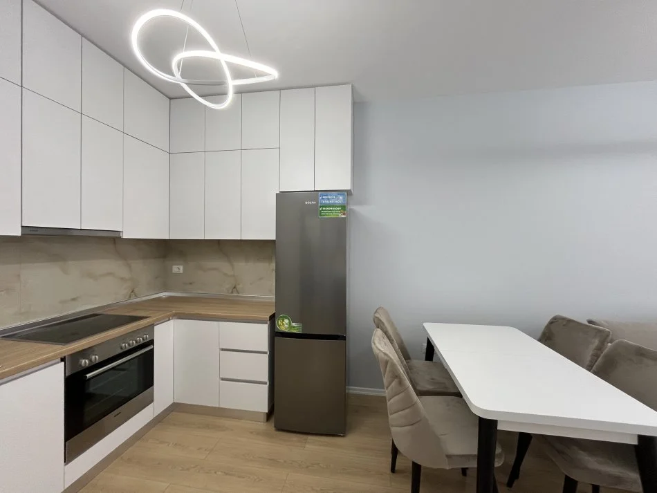 Tirane, jepet me qera apartament 1+1+Ballkon , 500 € 