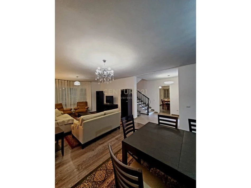 Tirane, jepet me qera Vile 3 Katshe Kati 3, 385 m² 3.000 € (TEG, Garden Villas)