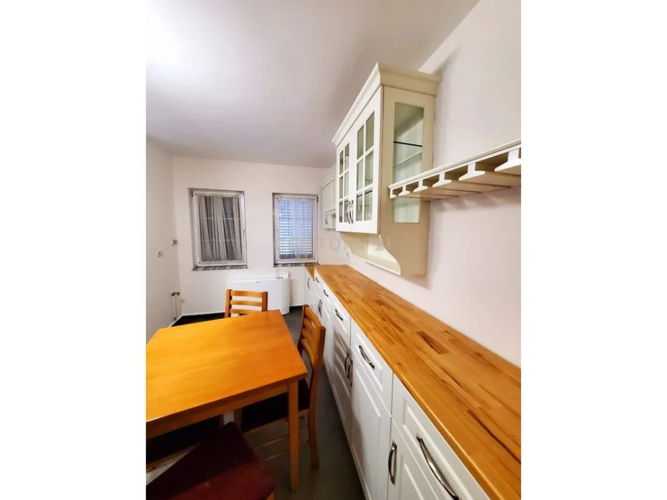 Tirane, jepet me qera Vile 3 Katshe Kati 3, 385 m² 3.000 € (TEG, Garden Villas)