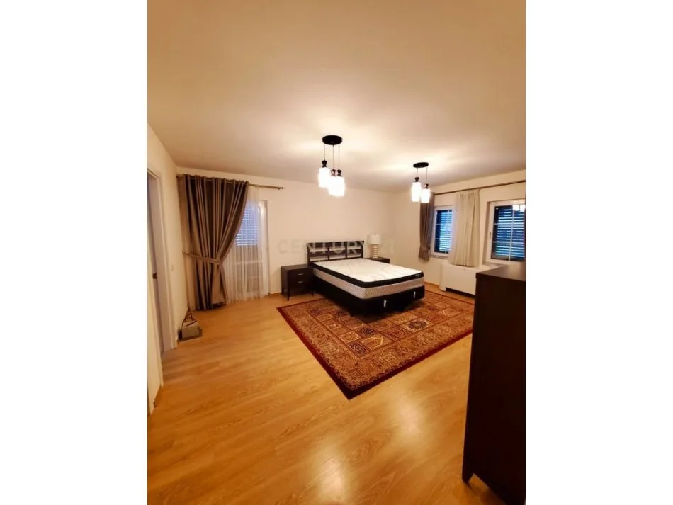 Tirane, jepet me qera Vile 3 Katshe Kati 3, 385 m² 3.000 € (TEG, Garden Villas)