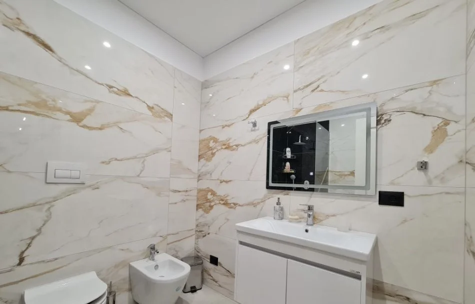 Tirane, jepet me qera apartament 1+1+Ballkon Kati 3, 75 m² 700 € (Sofia Residence)