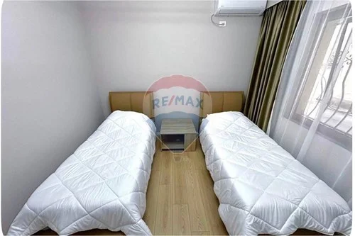 Tirane, jepet me qera apartament 2+1 Kati 1, 75 m² 900 € (rruga e dibres)