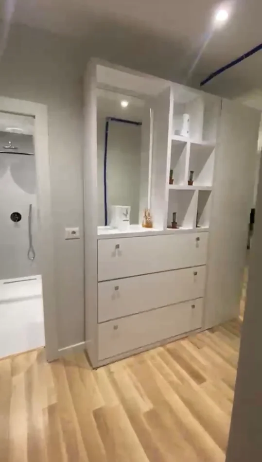Tirane, jepet me qera apartament 1+1 Kati 3, 55 m² 550 € (Ministria e Drejtesis ,Rruga Fortuzi)