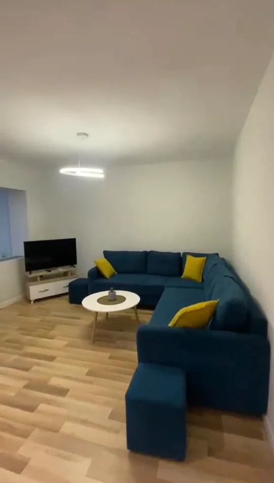 Tirane, jepet me qera apartament 1+1 Kati 3, 55 m² 550 € (Ministria e Drejtesis ,Rruga Fortuzi)