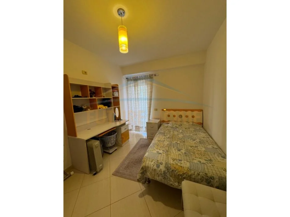 Tirane, shitet apartament 3+1+Ballkon Kati 4, 118 m² 180.000 € (Jordan Misja)