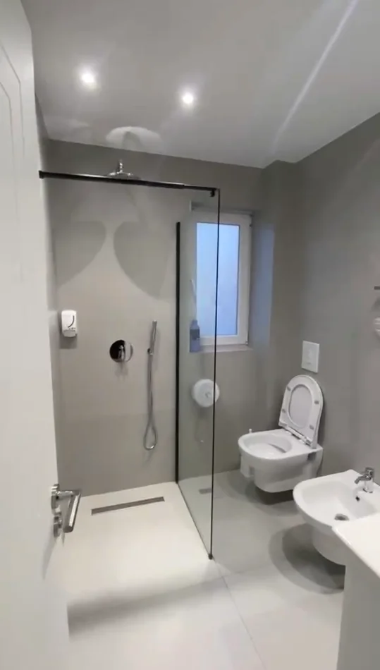 Tirane, jepet me qera apartament 1+1 Kati 3, 55 m² 550 € (Ministria e Drejtesis ,Rruga Fortuzi)
