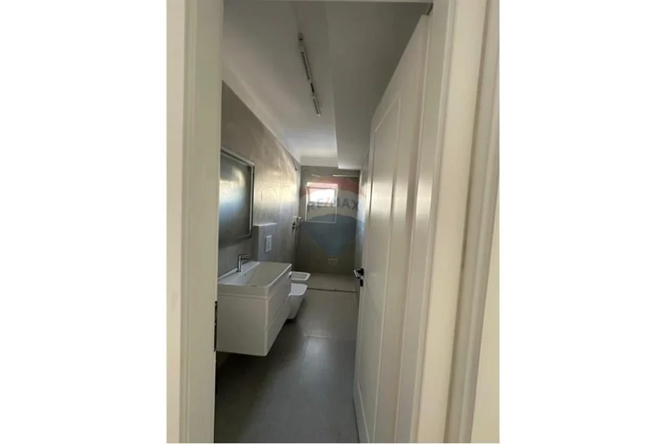 Tirane, shitet apartament 2+1+Ballkon Kati 4, 65 m² 118.000 € (Rruga Kongresi i Manastirit)