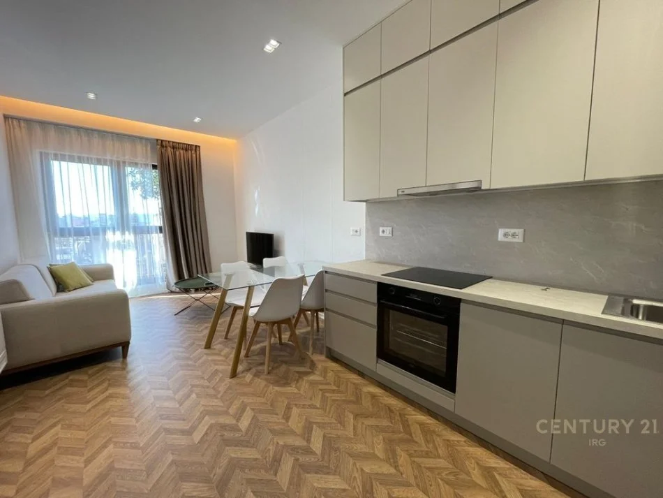 Tirane, jepet me qera apartament 1+1 Kati 3, 66 m² 850 € (Garden Building)