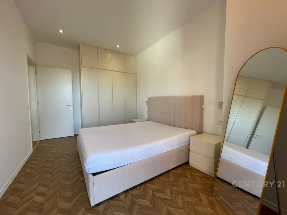 Tirane, jepet me qera apartament 1+1 Kati 3, 850 m² 850 € (Garden Building)