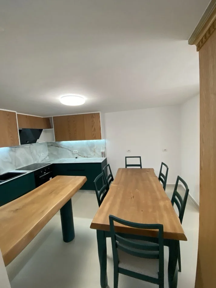 Tirane, jepet me qera apartament dubleks 160 m² 800  € (Kodra e diellit 2)