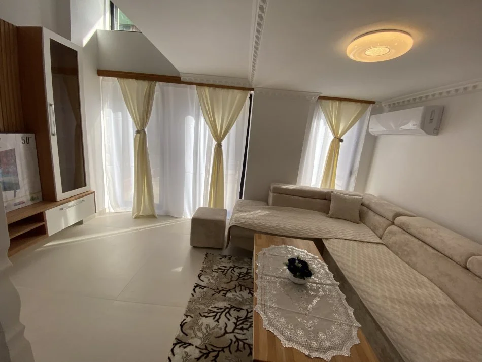 Tirane, jepet me qera apartament dubleks 160 m² 800  € (Kodra e diellit 2)