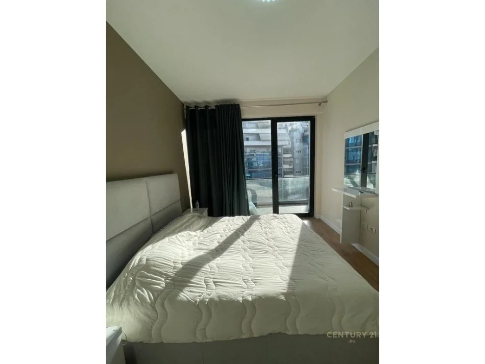Tirane, jepet me qera apartament 2+1 Kati 7, 97 m² 850 € 