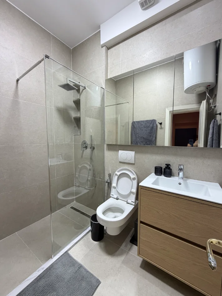 Tirane, jepet me qera apartament , 80 m² 1.300 € 