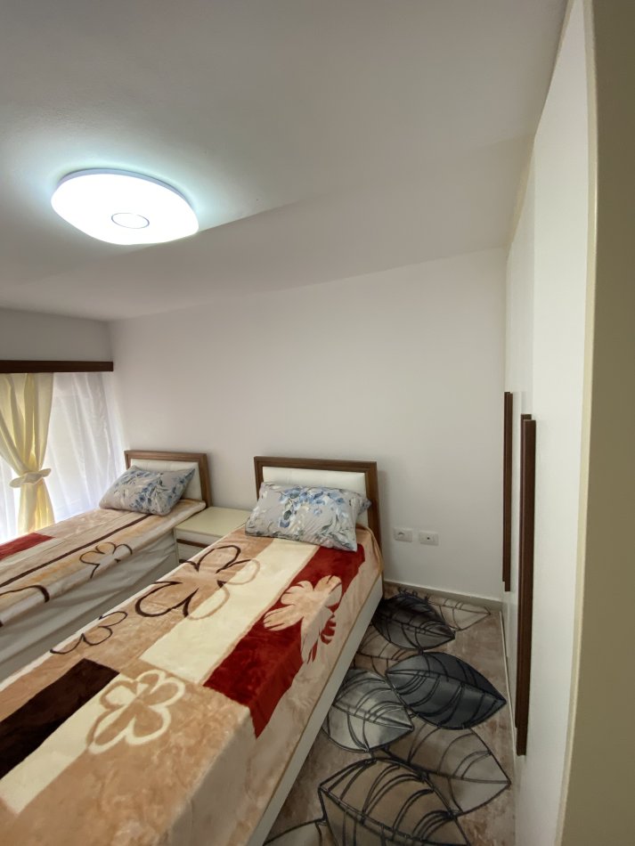 Tirane, jepet me qera apartament duplex 2+1+Aneks+Ballkon Kati 1, 160 m² 1.000 € (Kodra e diellit 2)