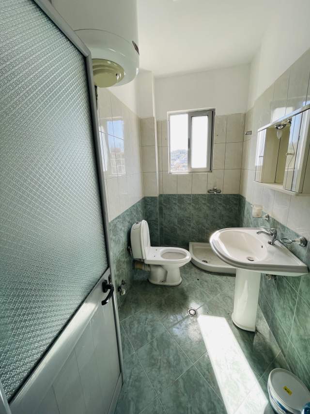 Golem, shitet apartament 1+1+BLK Kati 2, 92 m² 60.000 Euro (Rrg Kryemdhej)